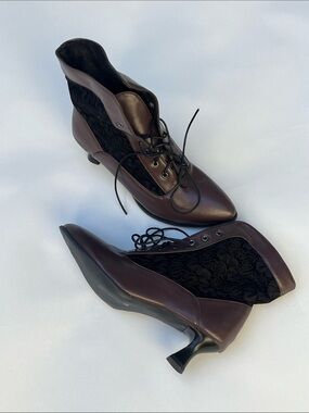 Victorian Style Boots Women's Brown Faux Leather and Black Lace size 43/11.5-12